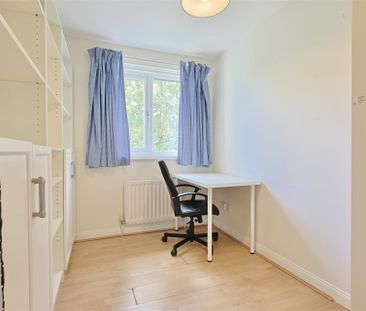 2 bedroom Terraced House to rent in Hunters Road, Spital Tongues, N... - Photo 2