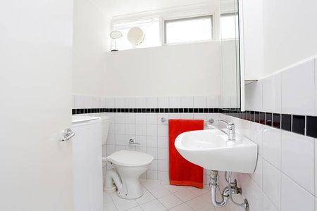 4/87 Denham Street, Hawthorn VIC 3122 - Photo 4