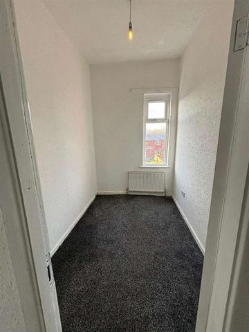 Chisholm Street, Manchester, M11 - Photo 2