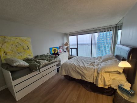 For Lease - 55 Harbour Square Unit# 3412, Toronto, Ontario - Photo 2