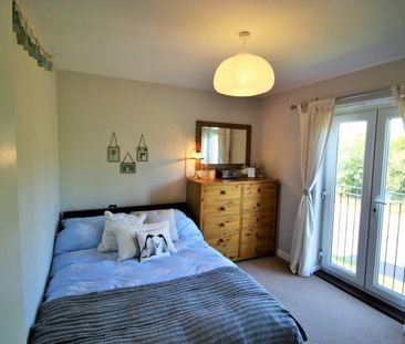 2 bedroom flat to let - Photo 4