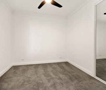 GEORGOUSLY UPDATED TWO BEDROOM HOME IN POPULAR BALLARAT EAST LOCALE - Photo 6