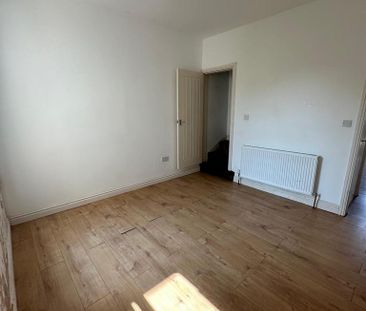 2 bedroom semi-detached house to rent - Photo 2