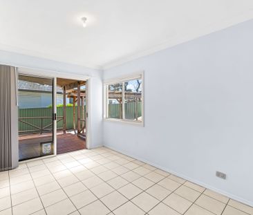 Charming Family Home - Like Brand NEW - Photo 5
