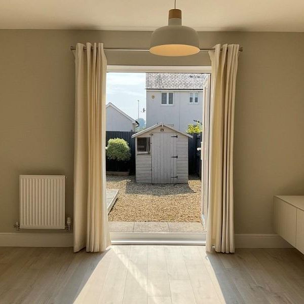 2 bedroom end of terrace house to rent - Photo 1