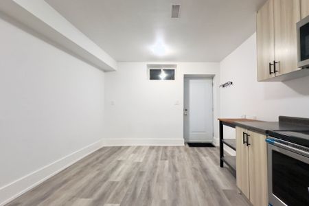 For Lease - 33 Lawlor Avenue Unit# Lower, Toronto, Ontario - Photo 3