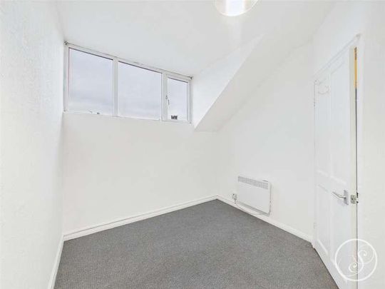 Luxor Avenue, Harehills, Leeds, LS8 - Photo 1