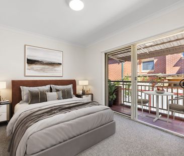 Spacious 3-Bedroom Garden Townhouse in Prime Kingsford Location - J... - Photo 2