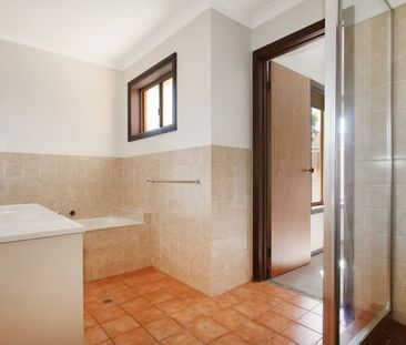 UPDATED 2 BEDROOM TOWNHOUSE - Photo 5