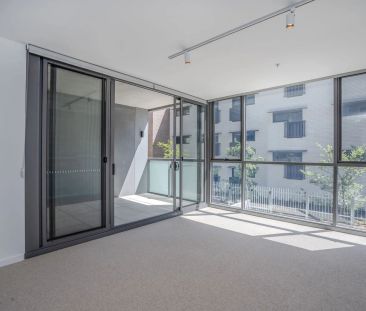 Experience Modern Living at the Prestigious "Seventy One" Complex - Photo 5