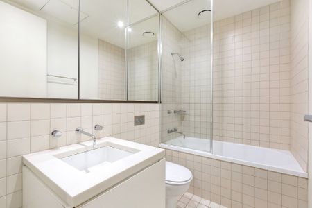 Modern Comfort, Prime Location - Photo 4
