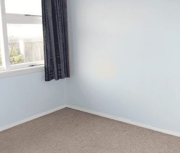 Comfortable 3-Bedroom Home – Lawns Included! - Photo 1