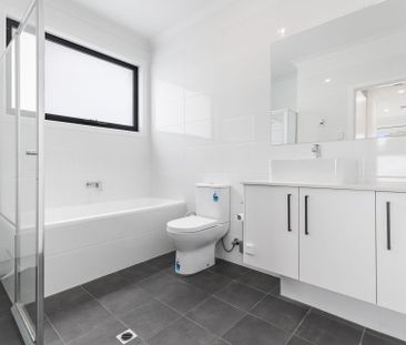 Modern townhouse in prime location - Photo 3