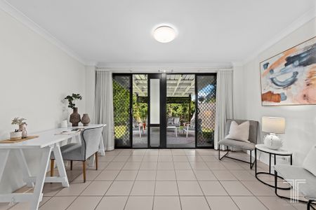 Stylish, Spacious and Perfectly Positioned in Coorparoo - Photo 4