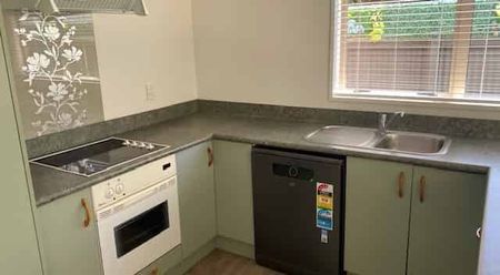 Single-Level, Spacious Home in St Albans - Photo 4