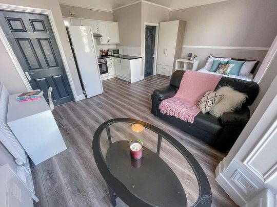1 bedroom flat to rent - Photo 1