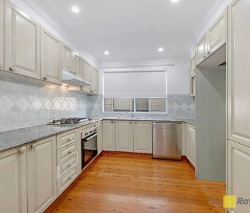 “Location Location - Neat & Tidy Residence” - Photo 3
