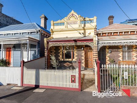 Spacious and charming light filled Abbotsford delight! - Photo 5