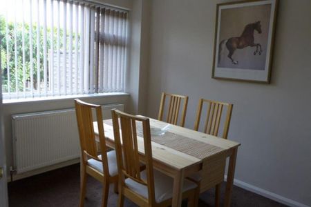 3 bedroom detached house to rent - Photo 4