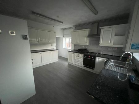 Main Street, Barry - Photo 5