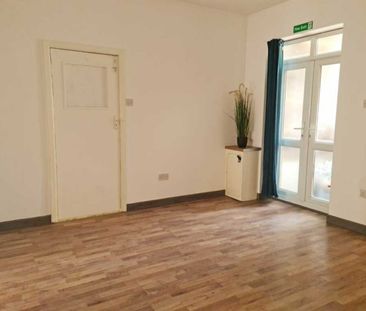 4 Bed Student Flat in Charminster - Photo 6
