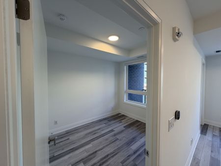 For Lease - 3250 Carding Mill Trail Unit# 220, Oakville, Ontario - Photo 3