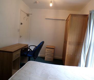 6 bedroom house to rent - Photo 3