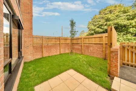 4 bedroom town house to rent - Photo 3