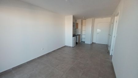 location Appartement T2 DE 38m² À NIMES - Photo 4