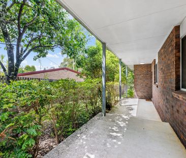 Peaceful Family Living in the Heart of Glass House Mountains - Photo 3