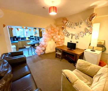 4 bedroom terraced house to rent - Photo 4