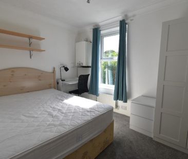 4 bedroom terraced house to rent - Photo 3