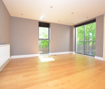 Flat to rent - 23- 25 Taymount Rise, London, SE23 - Photo 3