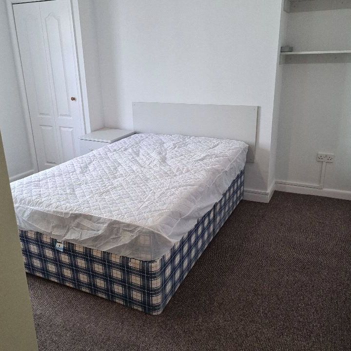 4 bedroom terraced house to rent - Photo 1