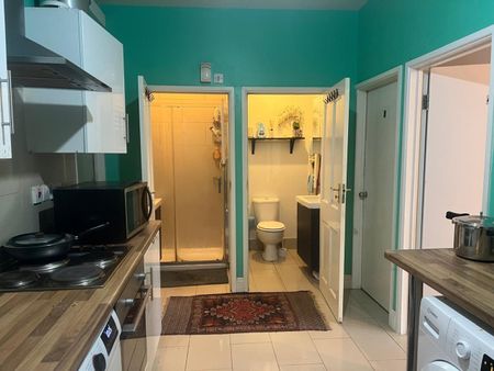 Room in a Shared Flat, Cherry Orchard Road, CR0 - Photo 4