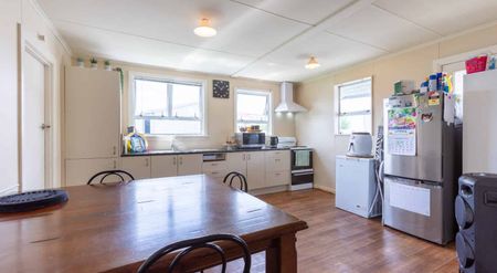 DANNEVIRKE - FIVE BEDROOM - Photo 2