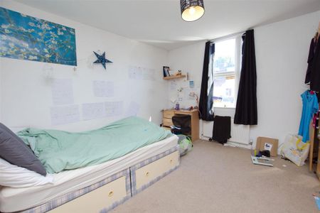 6 bedroom house to rent - Photo 2