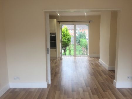 3 Bed Semi-Detached House, Warren Avenue, SO16 - Photo 5