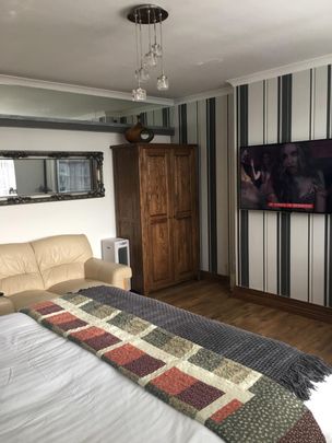 Room in a Shared Flat, Further Green Road, SE6 - Photo 1