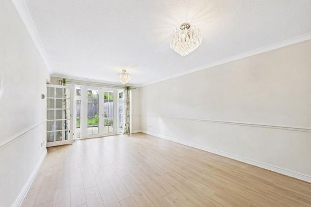 4 bedroom semi-detached house to rent - Photo 1