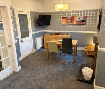 3 bedroom semi-detached house to rent - Photo 5