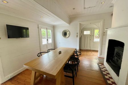 Guyong Cottage In Convenient Location! - Photo 5