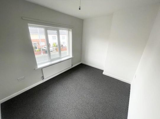 3 bedroom end of terrace house to rent - Photo 1