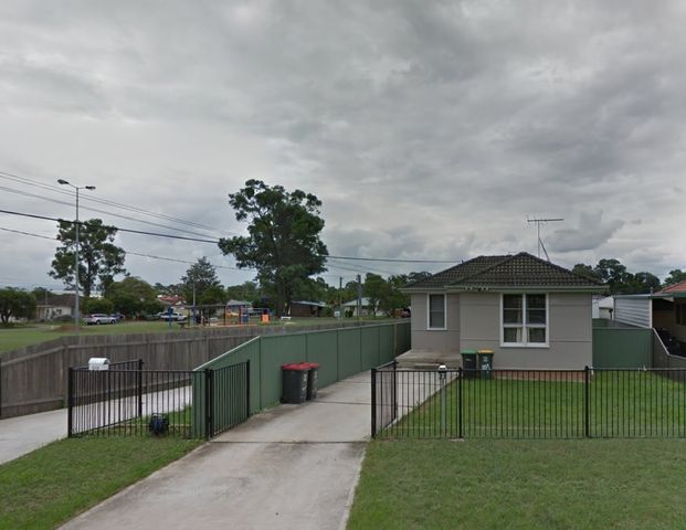 23 Warrego Street, St Marys NSW 2760 - House For Rent | Domain - Photo 1