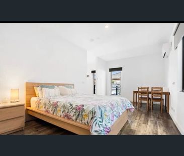 Great Location! - Photo 6