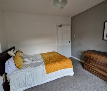 Room in a Shared House, Shirley Avenue, M7 - Photo 4