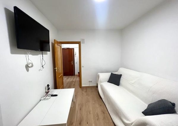 Calle León, Getafe, Community of Madrid 28903