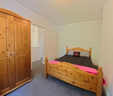 3 bedroom maisonette to rent - Photo 3