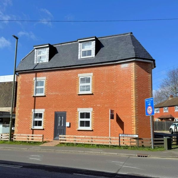 1A Hermitage Road, Woking, Surrey, GU21 - Photo 1