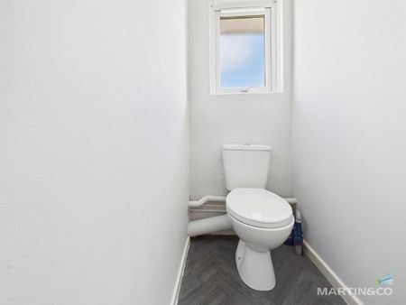 2 bedroom flat to rent - Photo 5